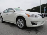 2014 Nissan Altima 2.5 SV Front 3/4 View