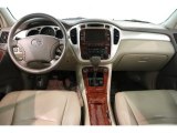 2004 Toyota Highlander Limited V6 4WD Dashboard