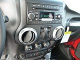 2014 Jeep Wrangler Sahara 4x4 Controls