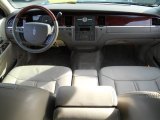 2005 Lincoln Town Car Signature Limited Dashboard