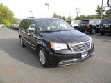 2011 Brilliant Black Crystal Pearl Chrysler Town & Country Touring - L #86401754