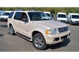 2005 Ford Explorer Limited 4x4 Front 3/4 View