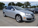 2009 Volkswagen Jetta SE Sedan Front 3/4 View