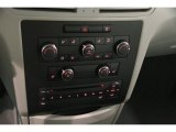 2010 Volkswagen Routan SE Controls