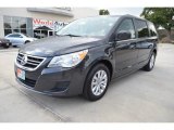 2012 Volkswagen Routan SE