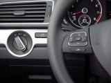 2014 Volkswagen Passat 2.5L S Controls