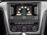 2014 Volkswagen Passat 2.5L S Controls