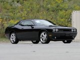 2009 Dodge Challenger R/T Front 3/4 View