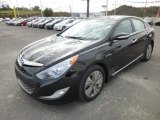 2013 Hyundai Sonata Hybrid Limited Front 3/4 View