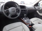 2010 Audi Q5 3.2 quattro Light Grey Interior