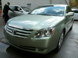 2006 Toyota Avalon XLS Front 3/4 View