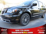 2014 Brilliant Black Crystal Pearl Chrysler Town & Country S #87274536