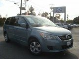 2010 Volkswagen Routan SE