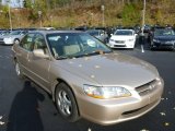 2000 Honda Accord EX-L Sedan Front 3/4 View