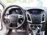 2014 Ford Focus SE Sedan Dashboard