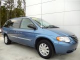 Marine Blue Pearl Chrysler Town & Country in 2007