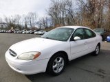 2003 Ford Taurus SE Front 3/4 View