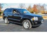 2007 Jeep Grand Cherokee Laredo 4x4 Front 3/4 View