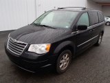2009 Chrysler Town & Country Brilliant Black Crystal Pearl