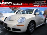 Harvest Moon Beige Volkswagen New Beetle in 2007