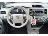 2014 Toyota Sienna SE Dashboard