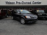 2011 Brilliant Black Crystal Pearl Chrysler Town & Country Touring - L #88443378