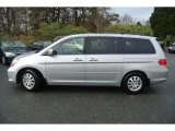 Silver Pearl Metallic Honda Odyssey in 2009