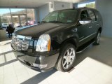 2014 Cadillac Escalade Luxury AWD Front 3/4 View