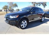 2014 Volkswagen Touareg TDI Lux 4Motion Front 3/4 View