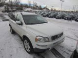 2009 Volvo XC90 V8 AWD Front 3/4 View