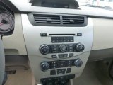 2009 Ford Focus SE Sedan Controls