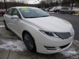 2013 Lincoln MKZ 2.0L Hybrid FWD Front 3/4 View