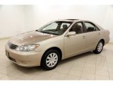 2005 Toyota Camry LE Front 3/4 View