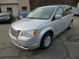 2008 Chrysler Town & Country Touring Front 3/4 View