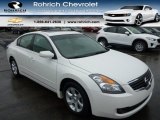 Winter Frost Pearl Nissan Altima in 2009