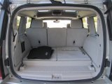 2007 Jeep Commander Overland Trunk