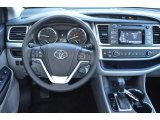 2014 Toyota Highlander LE Dashboard