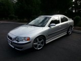 2004 Volvo S60 R AWD Front 3/4 View