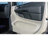 2014 Chrysler Town & Country Limited Door Panel
