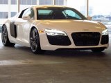 2014 Audi R8 Coupe V8 Front 3/4 View