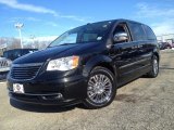 2011 Brilliant Black Crystal Pearl Chrysler Town & Country Limited #90369404