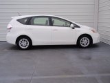 2013 Toyota Prius v Super White