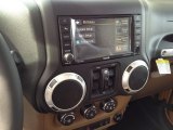 2014 Jeep Wrangler Unlimited Rubicon 4x4 Controls