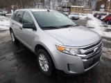 2014 Ford Edge SE Front 3/4 View