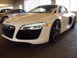 2014 Audi R8 Coupe V10 Front 3/4 View