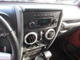 2010 Jeep Wrangler Unlimited Sahara 4x4 Controls