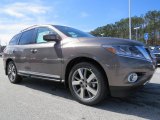 2014 Nissan Pathfinder Platinum Front 3/4 View