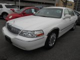2008 Vibrant White Lincoln Town Car Signature Limited #91172485