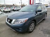 2014 Nissan Pathfinder SV AWD Front 3/4 View