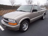 2001 Chevrolet S10 LS Extended Cab Front 3/4 View